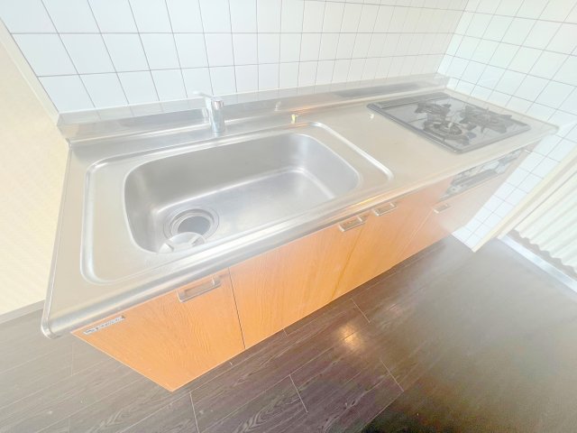 キッチン　オシャレなシステムキッチン。お料理好きには嬉しいですね。