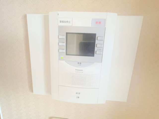 セキュリティ　TVモニターホンで来客が誰か確認してから開けて下さいね