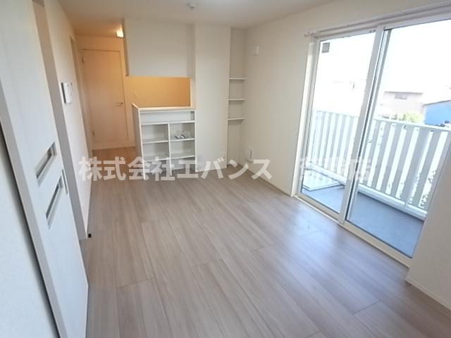 居室・リビング　こちらの居間で趣味の時間をお楽しみください