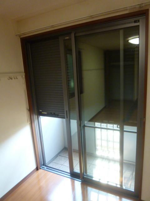 バルコニー　★シャッターつき★