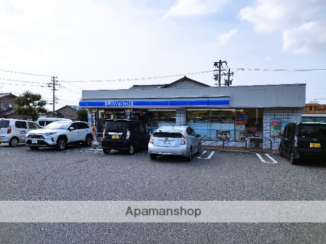 コンビニ　ローソン金沢長坂店（コンビニ）まで745m