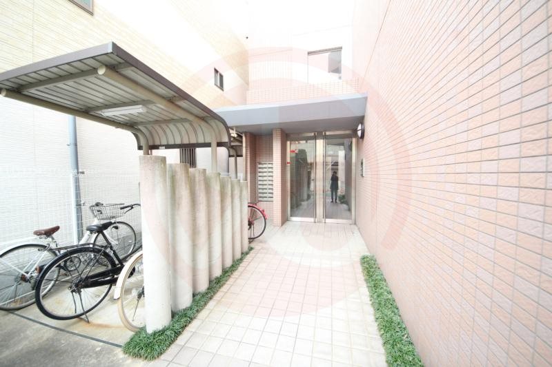 エントランス　建物の内部です