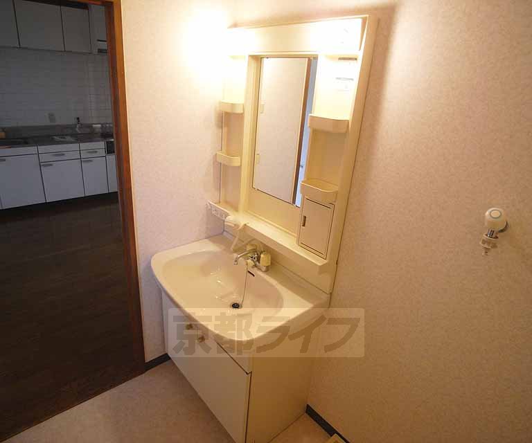 その他設備　独立洗面台設置しています。