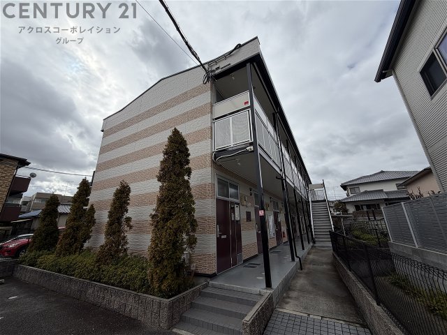 建物外観　防犯カメラ付きで安心です！
