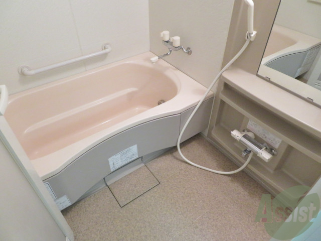 バス・シャワールーム　疲れた時はゆっくり湯船につかってみてはいかがでしょうか。
