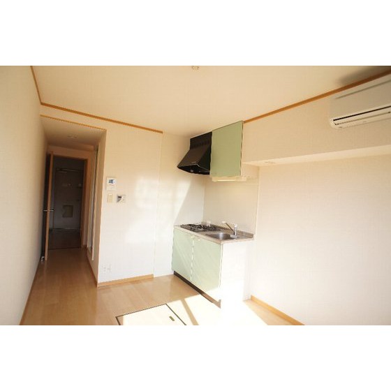 キッチン　※同仕様、別の部屋の写真です