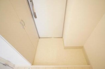 玄関　収納もある玄関です