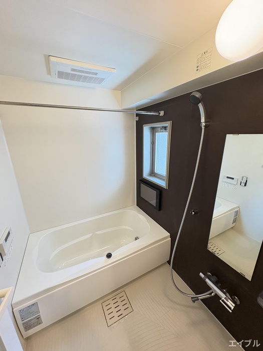 バス・シャワールーム　同じ部屋タイプの別部屋の写真です。現況と異なる場合は現況を優