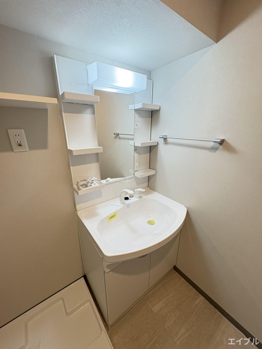 洗面設備　同じ部屋タイプの別部屋の写真です。現況と異なる場合は現況を優