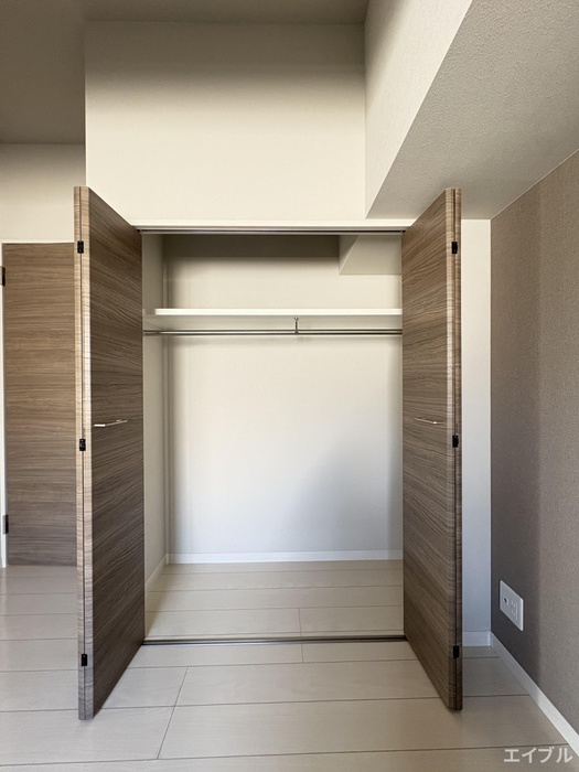 収納　同じ部屋タイプの別部屋の写真です。現況と異なる場合は現況を優
