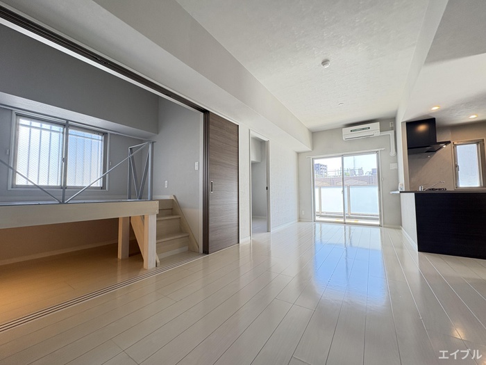 居室・リビング　同じ部屋タイプの別部屋の写真です。現況と異なる場合は現況を優