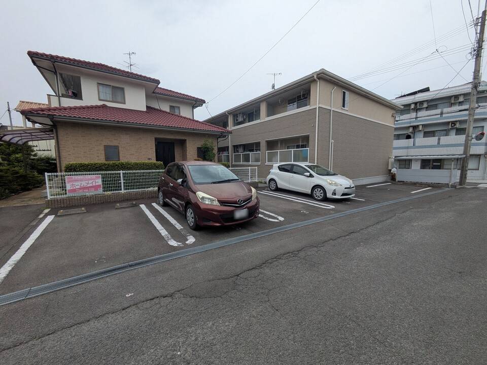 駐車場　駐車場