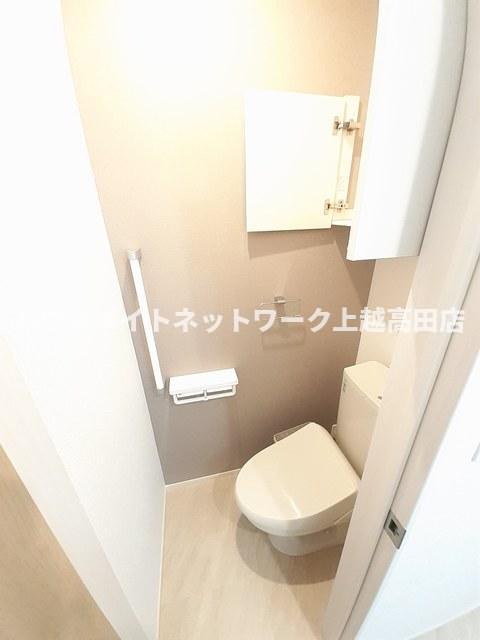 トイレ　温水洗浄暖房便座