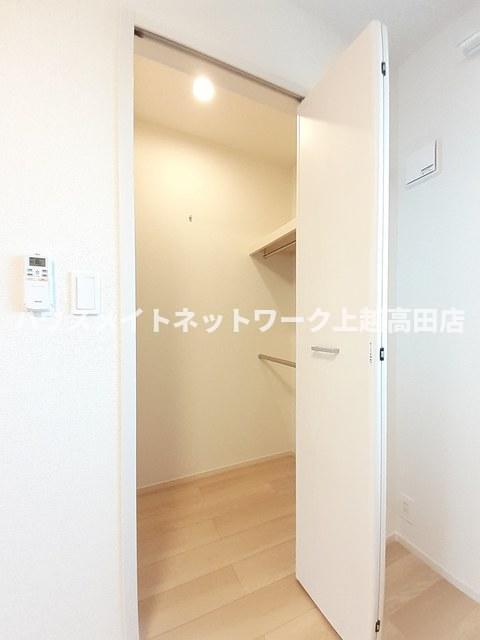 収納　ウォークインクローゼット