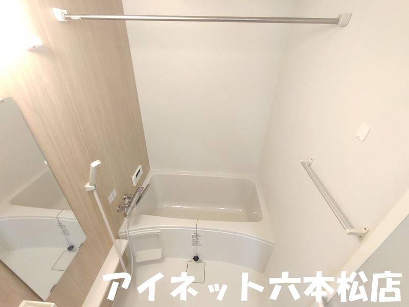 バス・シャワールーム　一日の疲れを癒しましょう。