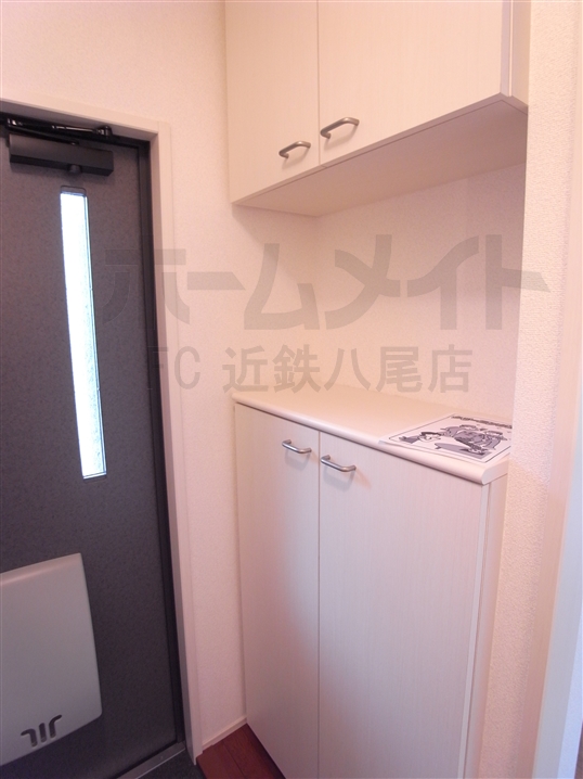 ＪＲ関西本線 八尾駅 徒歩14分 2階建 築19年の玄関写真