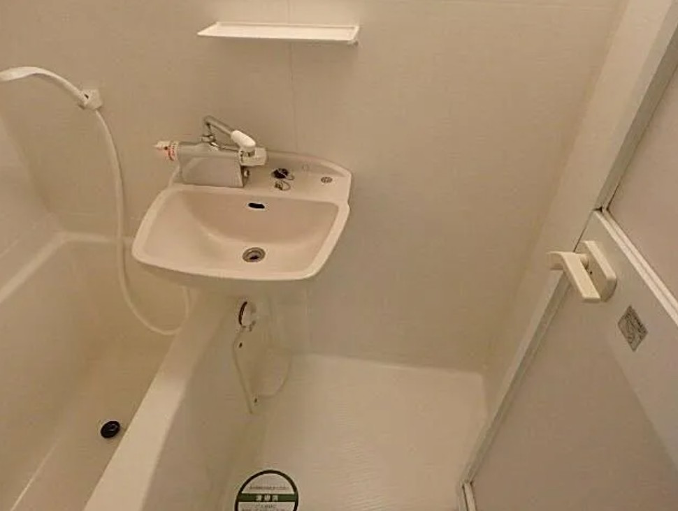 バス・シャワールーム　別部屋参考画像です