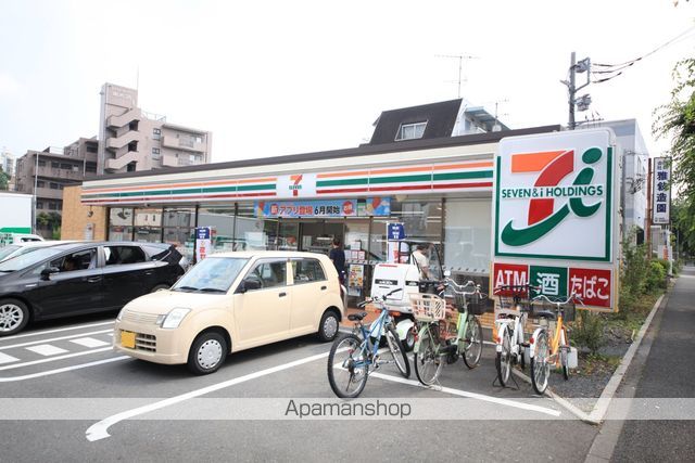 コンビニ　セブンイレブン（コンビニ）まで367m