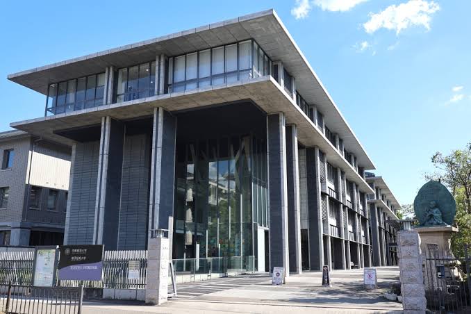 大学・短大　京都華頂大学（大学・短大）まで34m