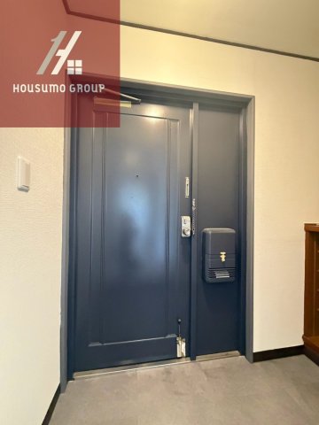 玄関　収納もある玄関です