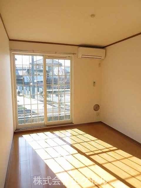 居室・リビング　エアコン付きです。