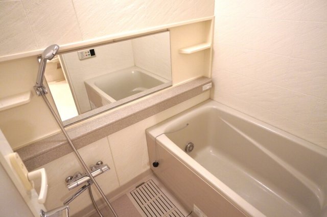 バス・シャワールーム　別部屋参考写真