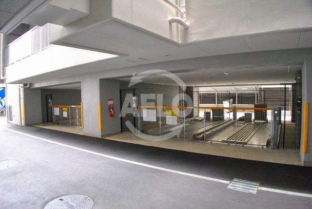 駐車場　ウィズなんば　駐車場