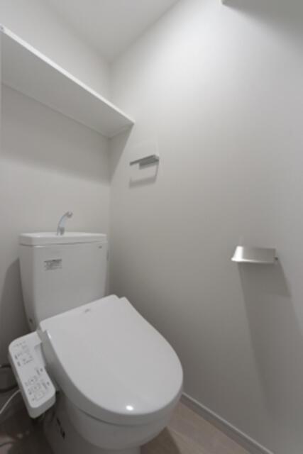 トイレ　※写真は同タイプ住戸です。