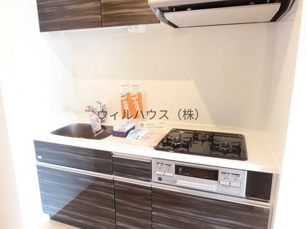 キッチン　３口コンロ付きシステムキッチン！