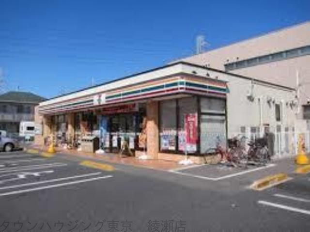 コンビニ　セブンイレブン足立六町1丁目店（コンビニ）まで470m