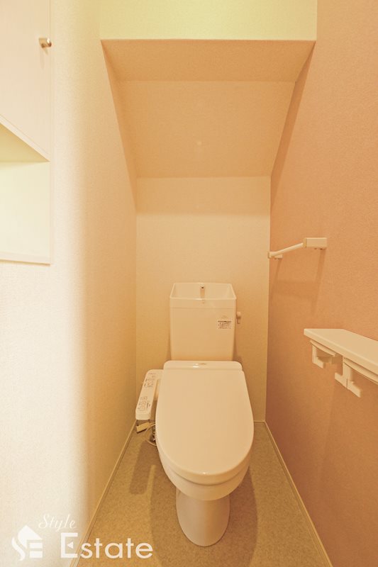 地下鉄東山線 一社駅 徒歩24分 2階建 築8年のトイレ写真