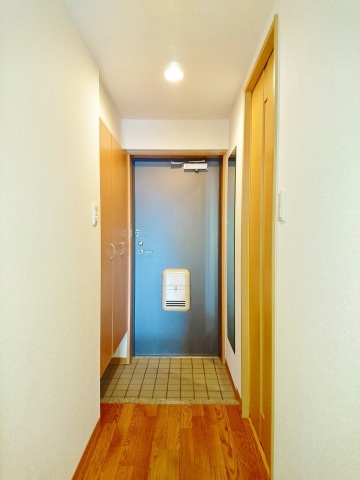 玄関　間接照明付きです♪