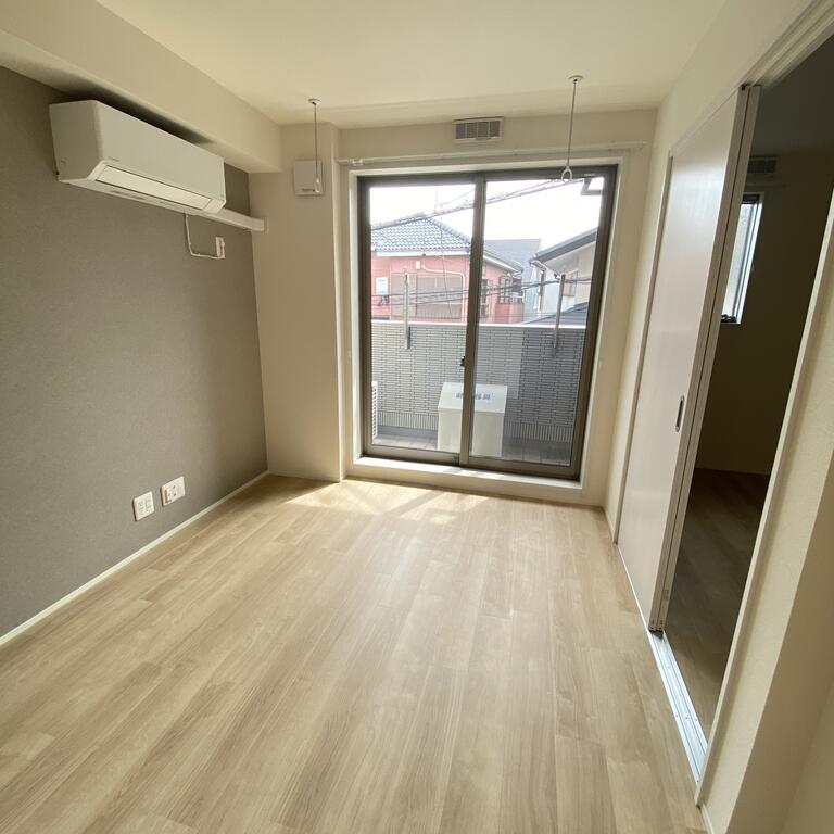 居室・リビング　※室内写真は同タイプのお部屋です。参考資料としてご覧くだ