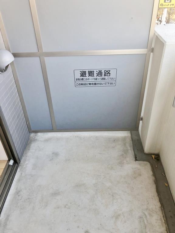 バルコニー　カーサ フェリーチェ　板橋区志村1