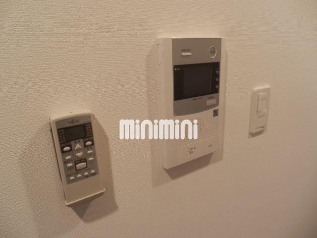 バルコニー　ＴＶモニターホンで来訪者を確認できますね♪