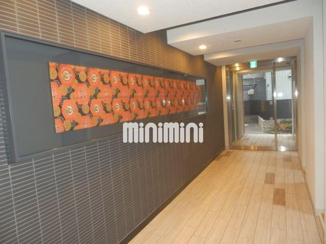 エントランス　エントランスは明るいカラーがお出迎え☆