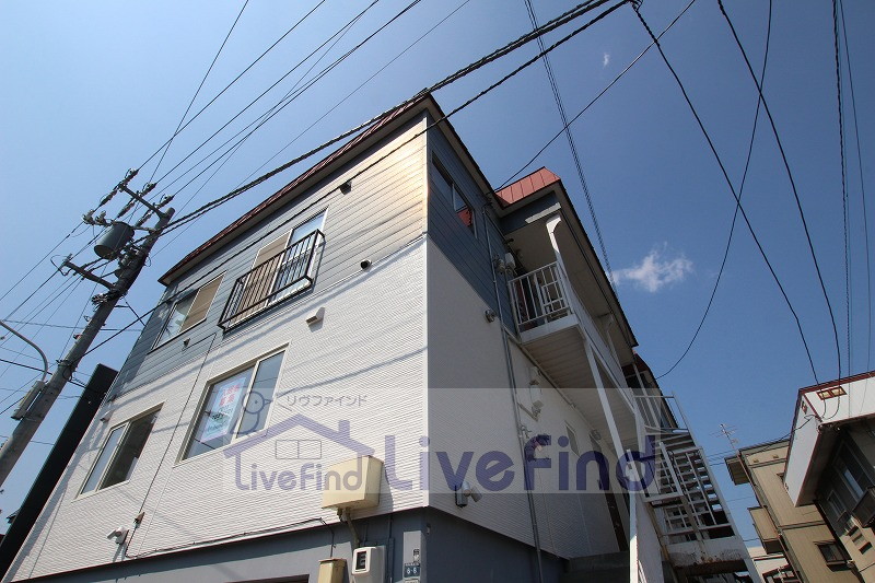 札幌市豊平区平岸四条のアパートの建物外観