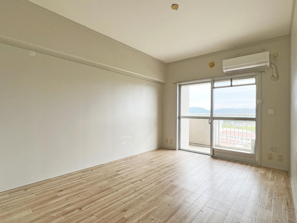 居室・リビング　洋室６．０帖（南側）