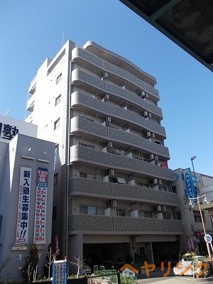 名古屋市北区黒川本通のマンションの建物外観