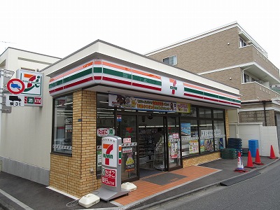 コンビニ　セブンイレブン新宿上落合3丁目山手通り店（コンビニ）まで325m