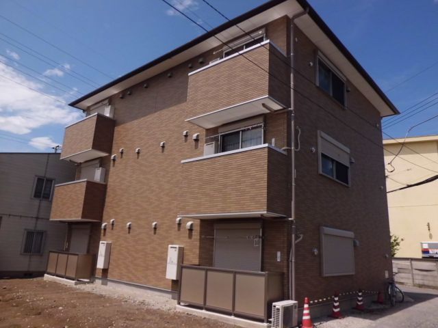 大和市上和田のマンションの建物外観