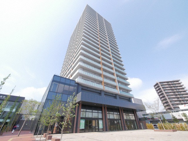 札幌市中央区北三条東のマンションの建物外観