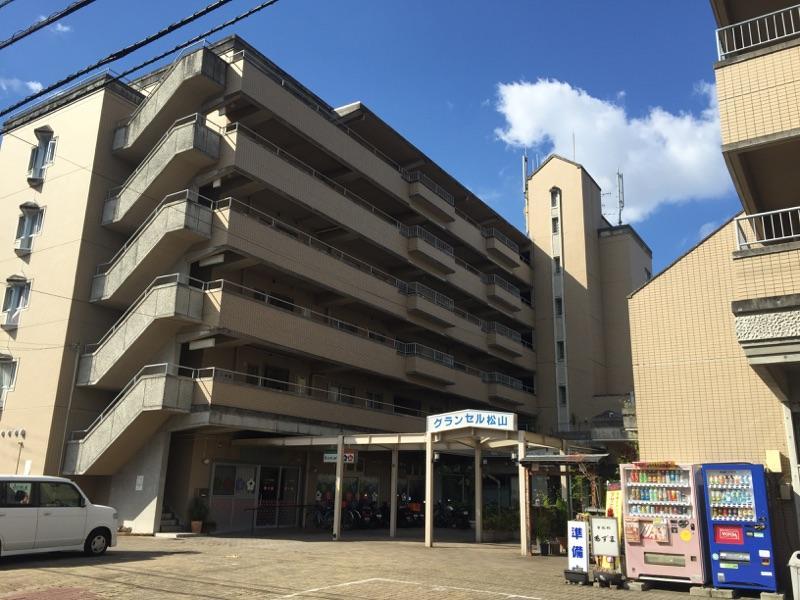 グランセル松山の建物外観