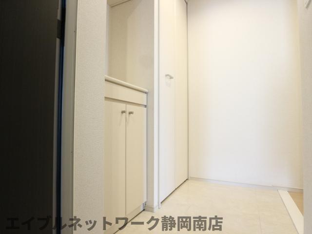 ジュリアコートの玄関写真
