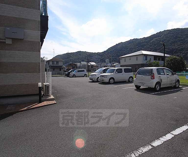 【レオパレス嵐山IIの駐車場】