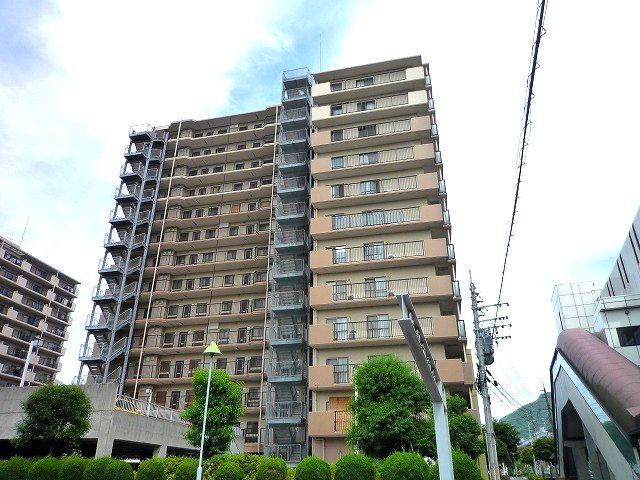 【藤和ハイタウン企救丘駅前IIの建物外観】