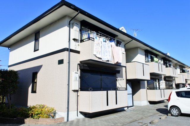 【ロイヤルコート鷲巣五番館の建物外観】