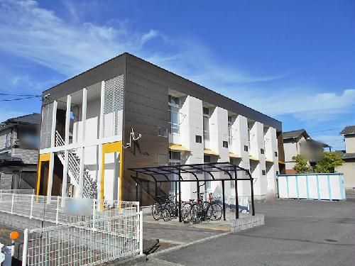 高松市東山崎町のアパートの建物外観