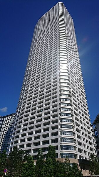 ザ・パークハウス西新宿タワー60の建物外観