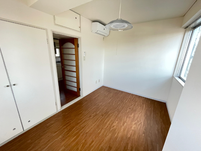 居室・リビング　洋室５．７帖あります。